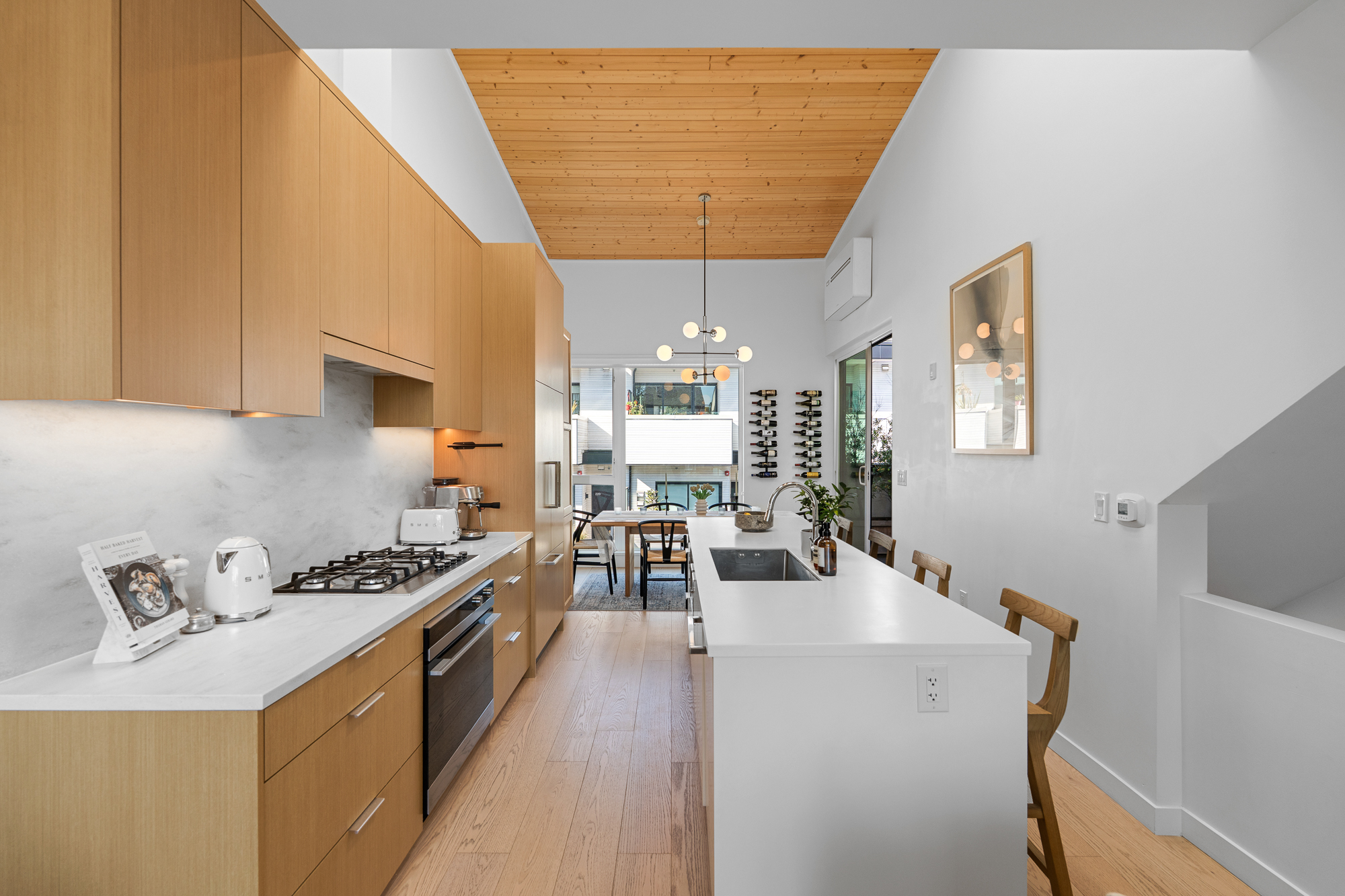 #203 -650 E. 2nd Street